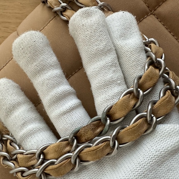 Chanel Shoulder Bag - Picture 6 of 16